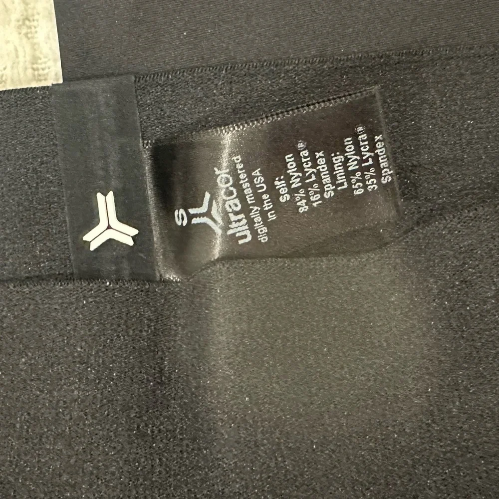 Ultracor High Cherry Performance Leggings - Picture 6 of 6